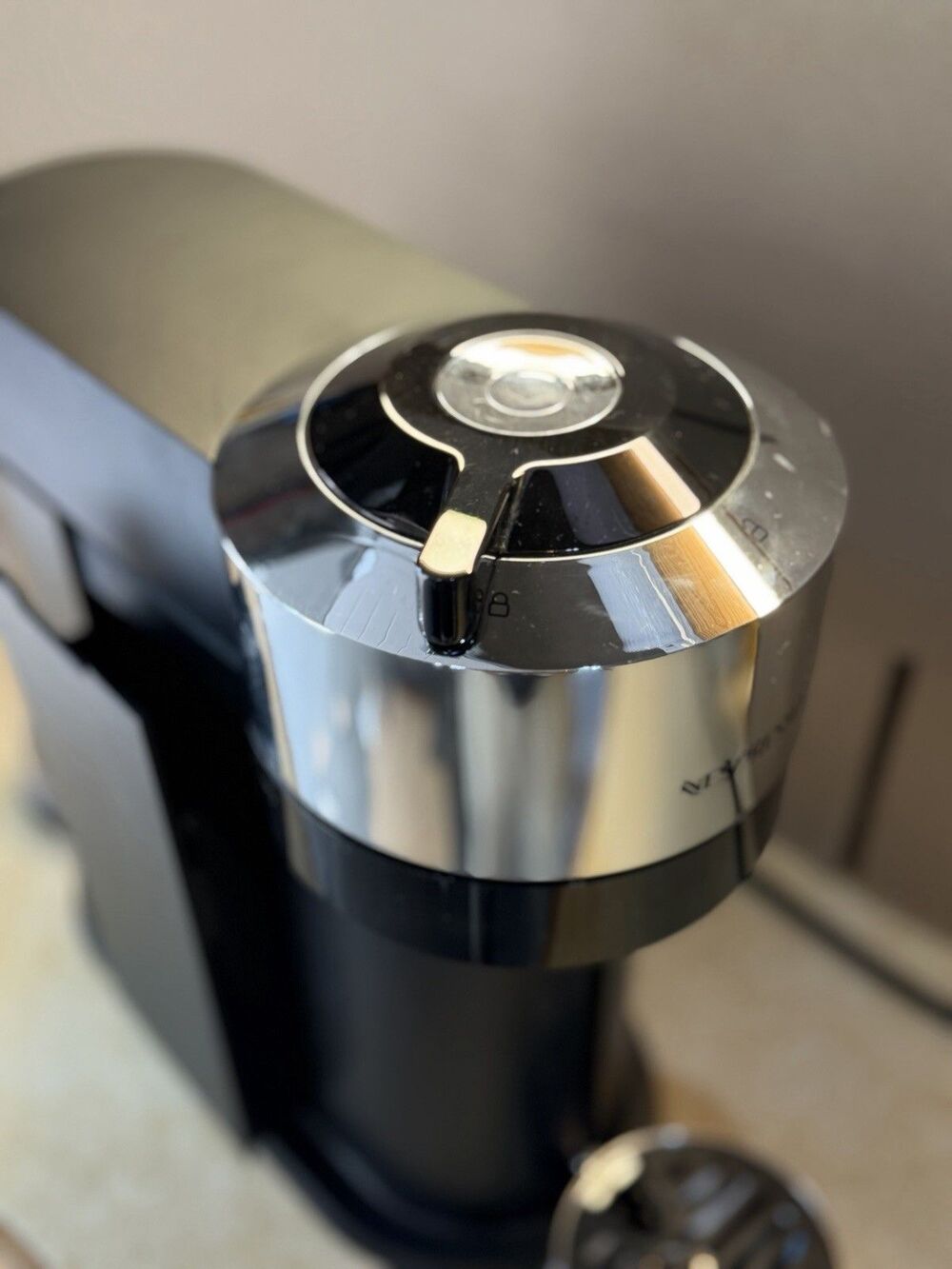 Nespresso Vertuo Next Deluxe Coffee & Espresso Machine Chrome ENV120C Works - Picture 2 of 8